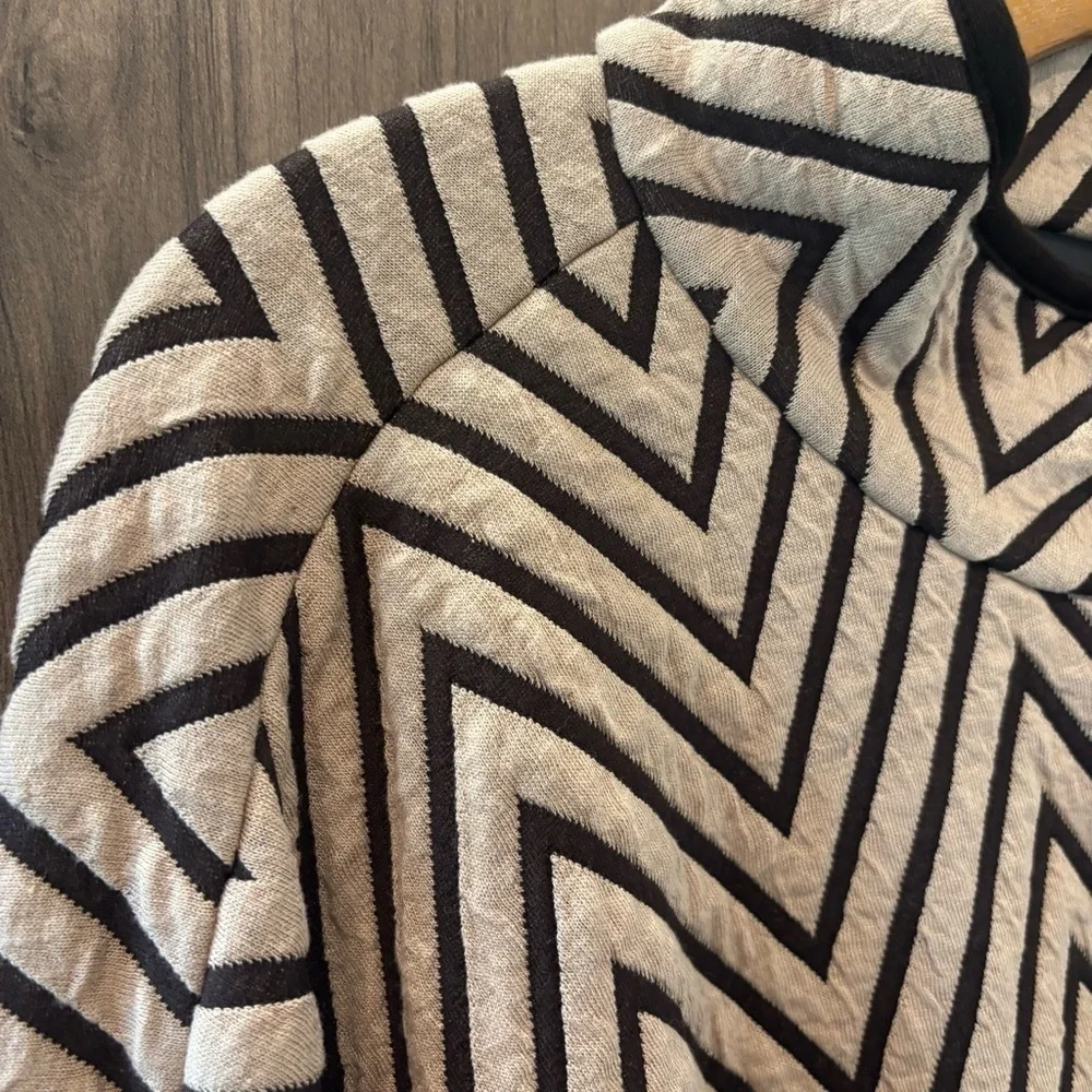 Chico's Travelers L/XL Jacquard Jacket Cape with Chevron Pattern - Picture 3 of 8